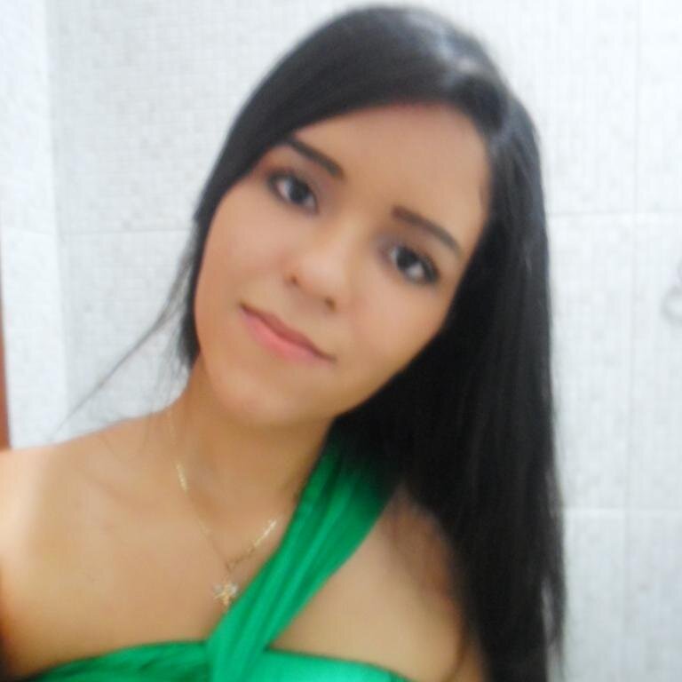Não deixe ninguém destruir seus sonhos, mas não os realize pisando nas pessoas
Katy Perry.