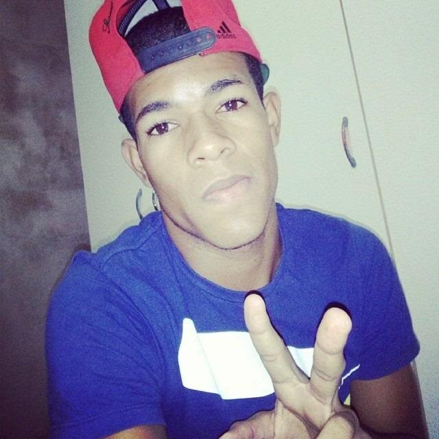Posso não ser tudo o que você quer! Mas sou tudo o que você precisa para ser feliz
