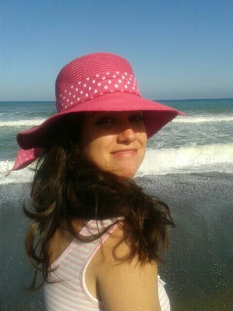 estudiante , soñadora , y cn ganas de hacer un futuro feliz!!!