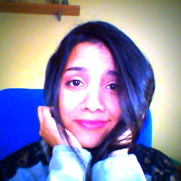 20.Nunca dejes que tu felicidad dependa de otra persona, se feliz por ti mismo. Fotosíntesis como modo de vida, complicada, risueña, loca  y creyente del karma.