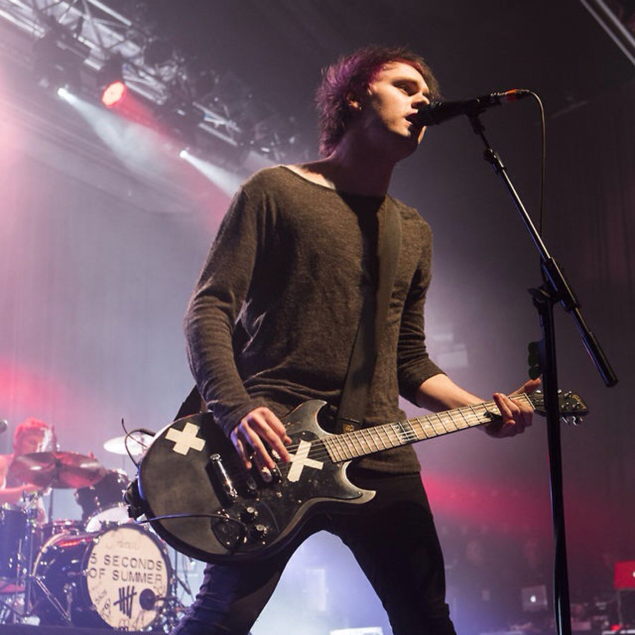 free follow from @calumxtattoos