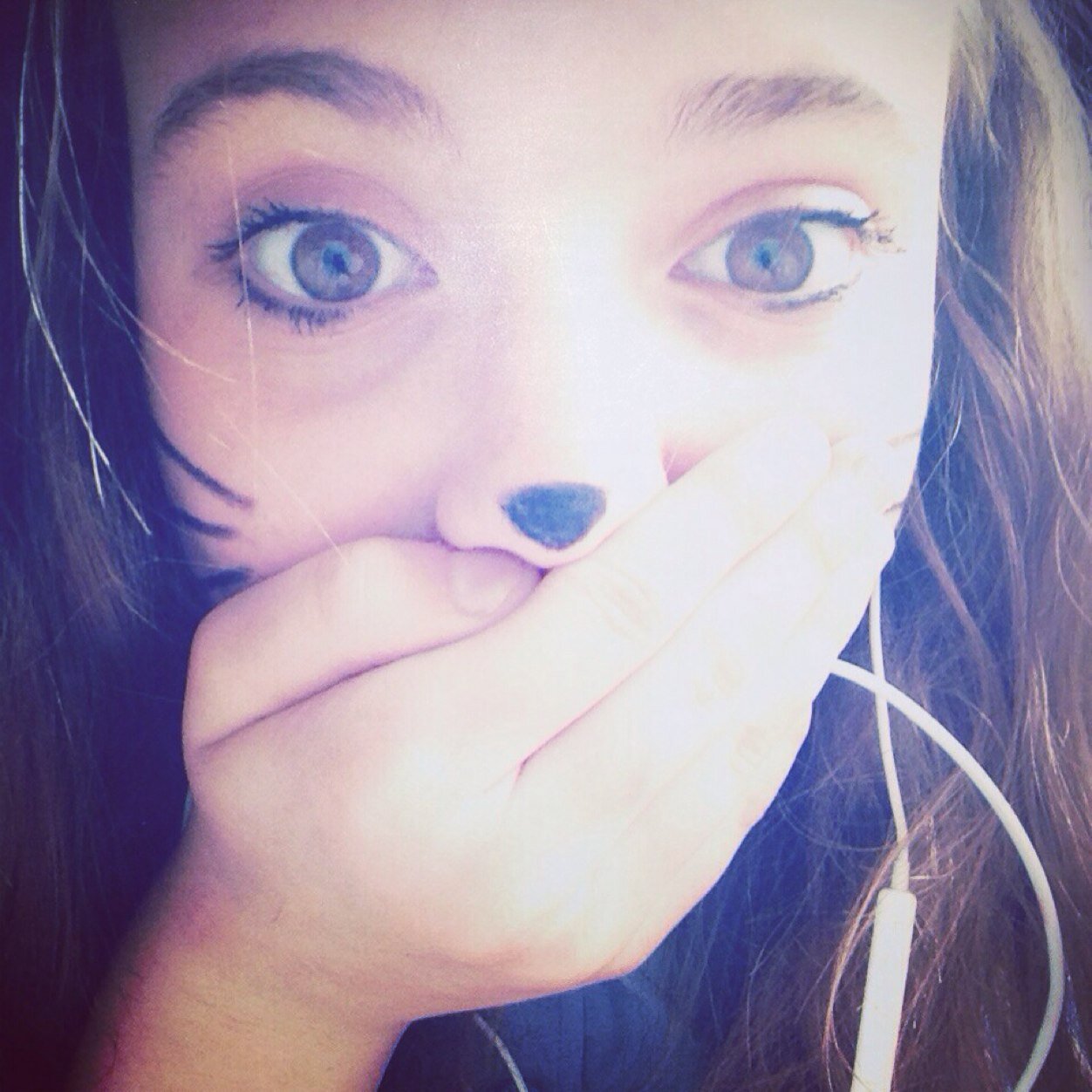 _FloralHugs's profile picture. Ⓐ Ⓝⓞⓡⓜⓐⓛ Ⓖⓘⓡⓛ Ⓦⓗⓞ Ⓡⓔⓣⓦⓔⓔⓣⓢ Ⓣⓗⓘⓝⓖⓢ Ⓞⓝ Ⓣⓦⓘⓣⓣⓔⓡ