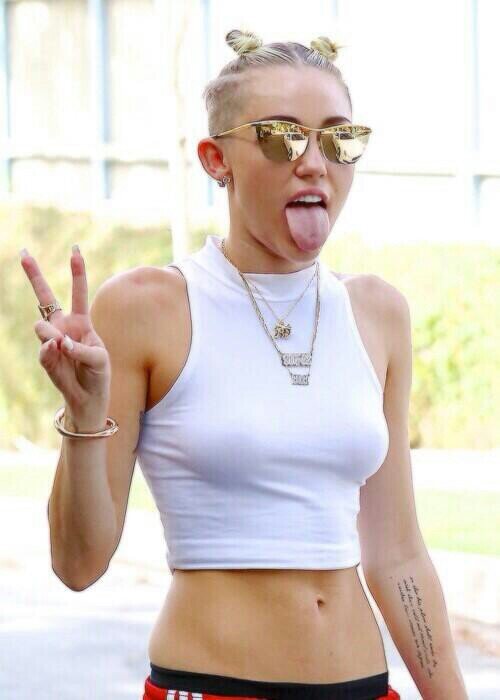 Plante uma Miley TE AMA MUITO ♥♥♥♥→@planteumamiley←