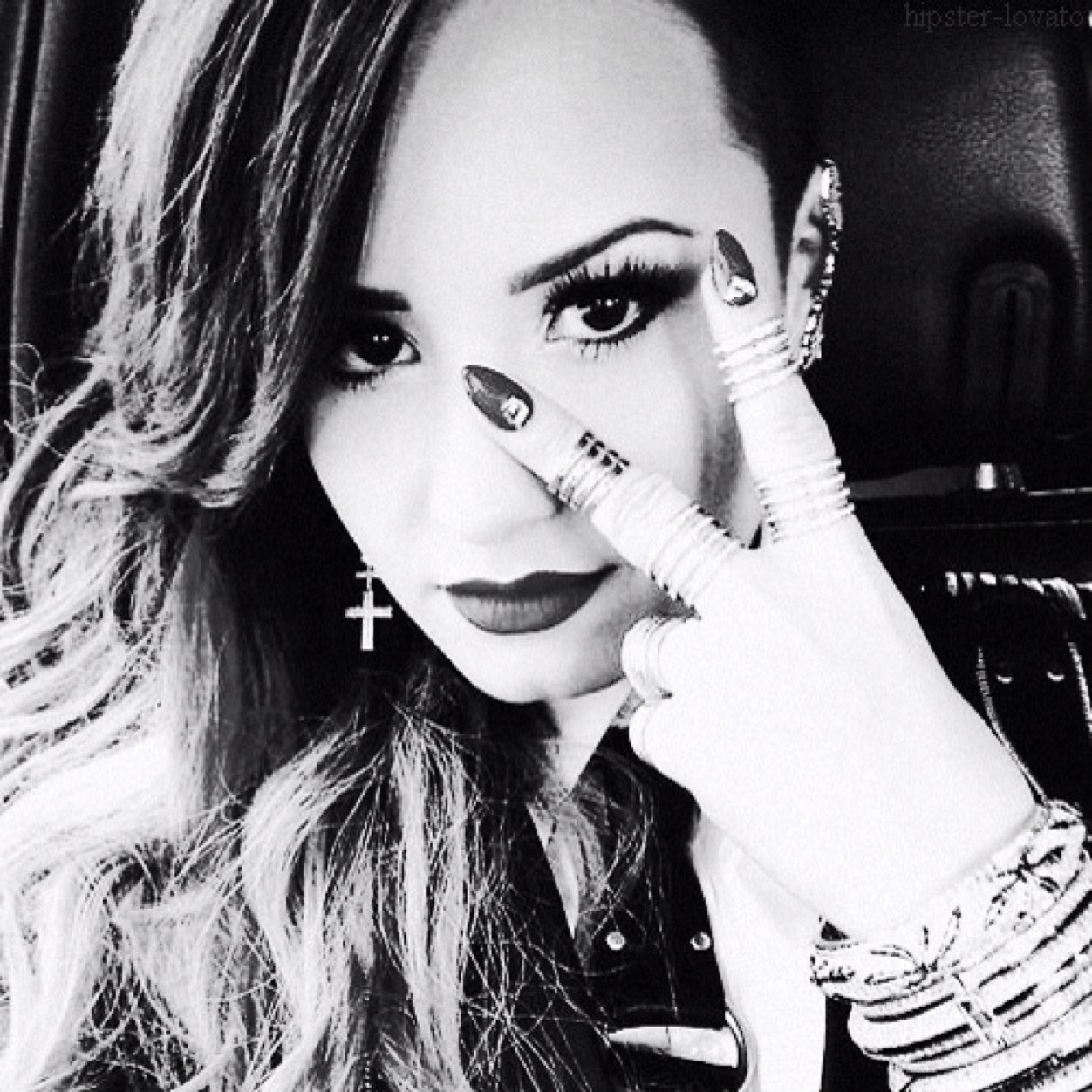 • Too glam to give a damn •