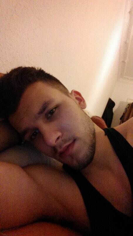 AnikMert's profile picture. 