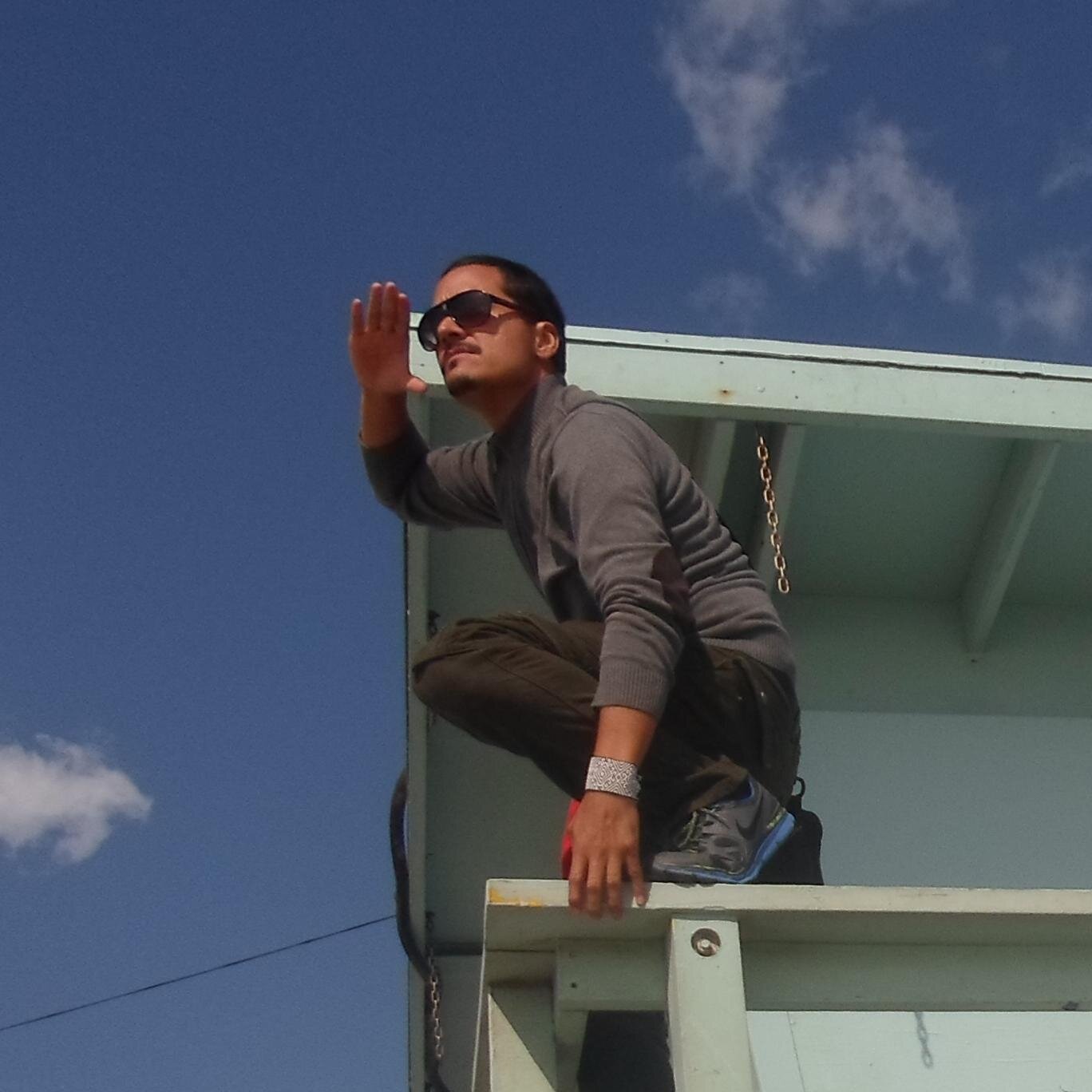 onabrub's profile picture. Uno nunca termina de aprender. No tengo talentos especiales, pero sí soy profundamente curioso. Lo importante es nunca dejar de preguntar.