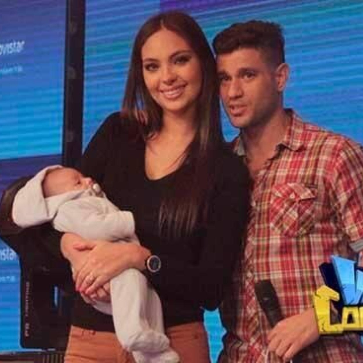 Pagina creada para apoyar a @natvertiz @Yacoturco9 actualmente participantes de Esto es Guerra. Tambien me puedes seguir en mi twitter personal @PugaMarlene :)