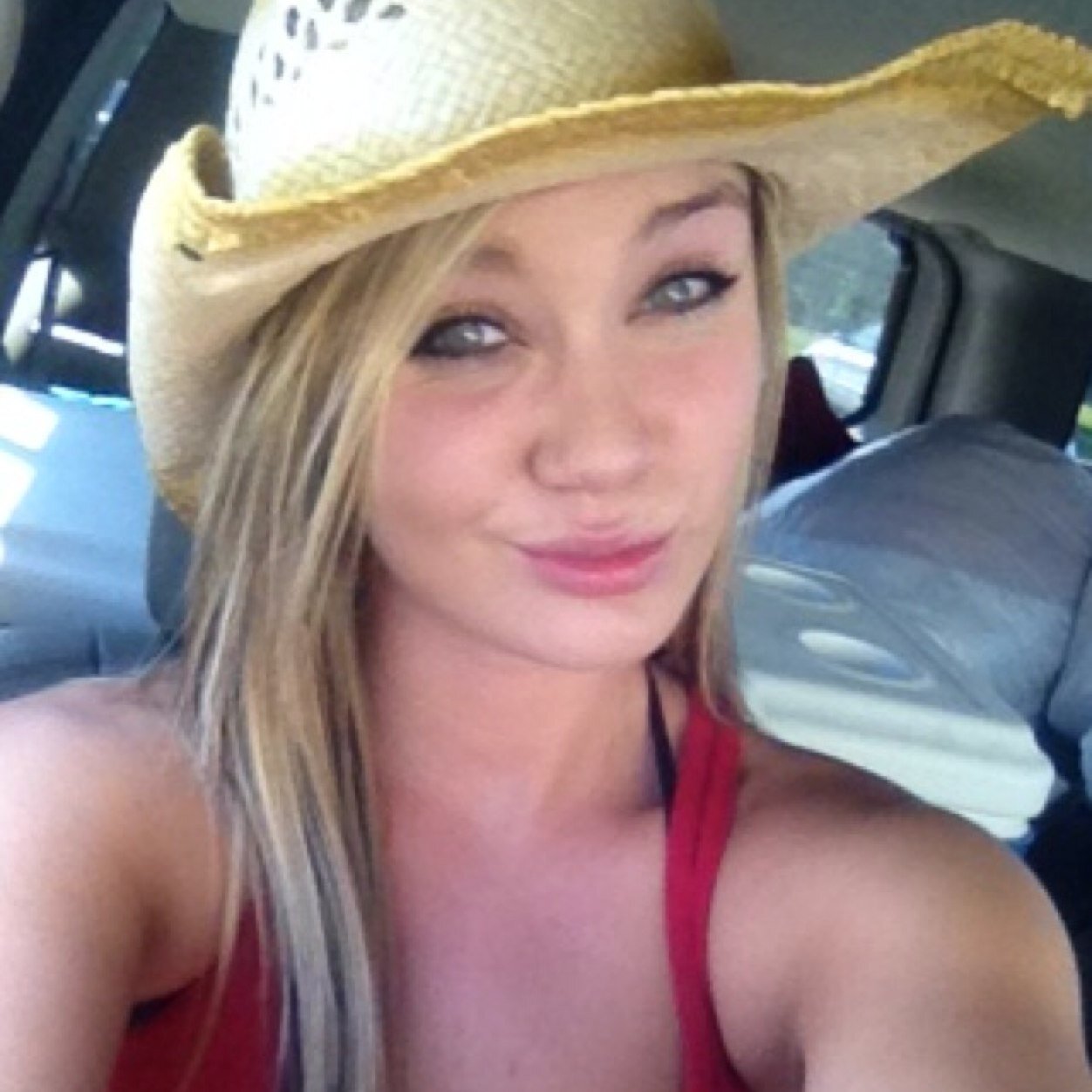 Tay_cross15's profile picture. 