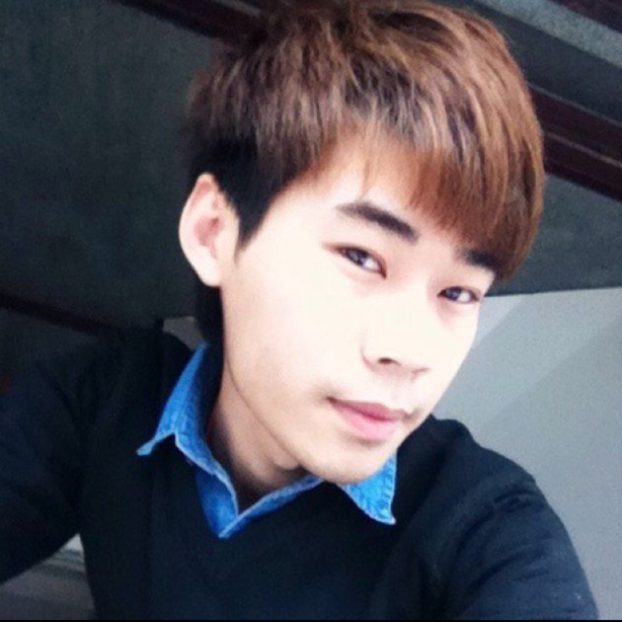 electronic music producer.
22 Years Old.
wechat:226229192