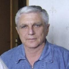 Образование высшее, инженер-конструктор, ныне пенсионер.