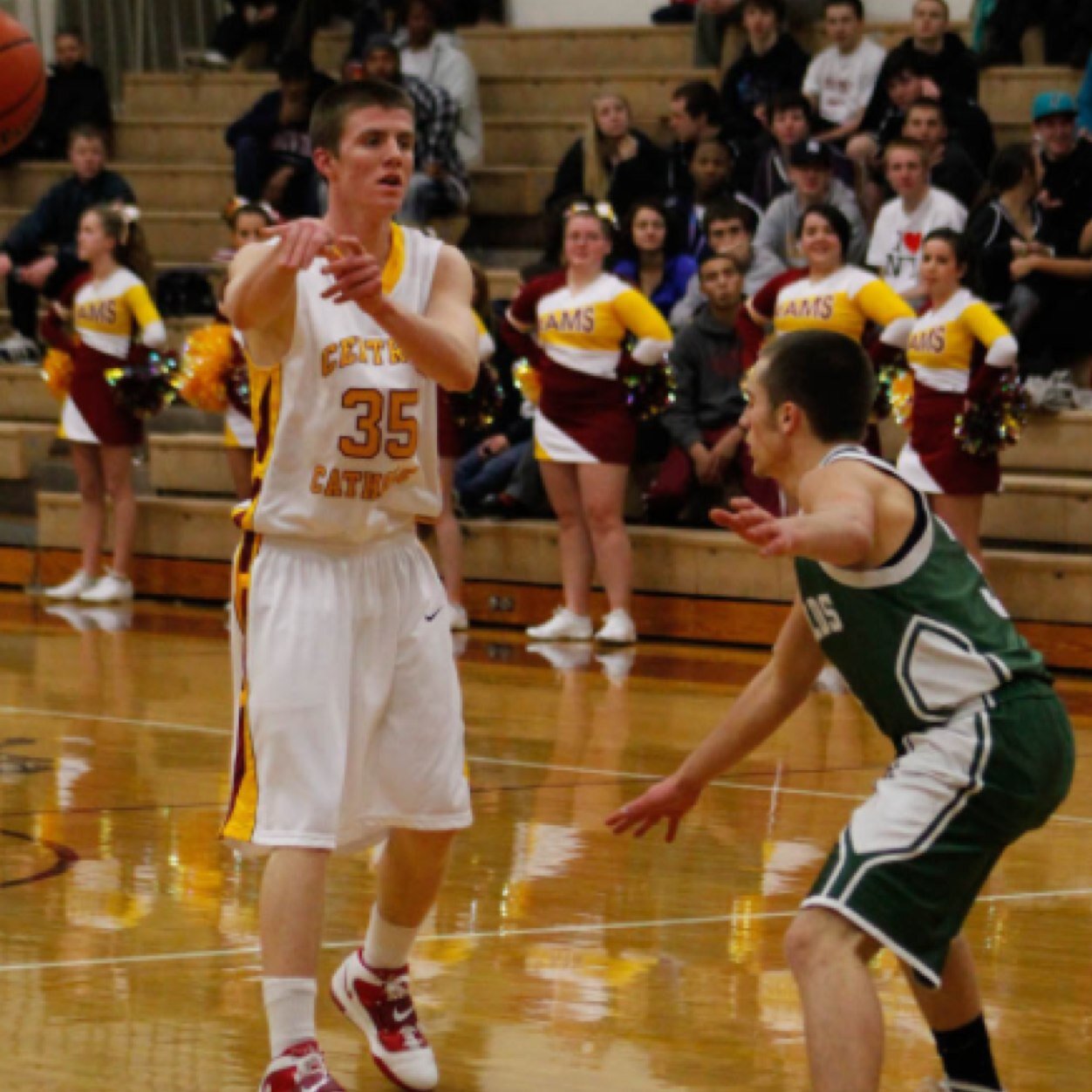 AustinFor3's profile picture. Hoop dreams #UNC18