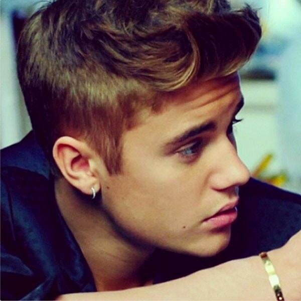 I love Justin Bieber! he is my idol, my love impossible haha
I love him with all my heart and my dream is to meet you one day!
I LOVE YOU JUSTIN, FOLLOW ME