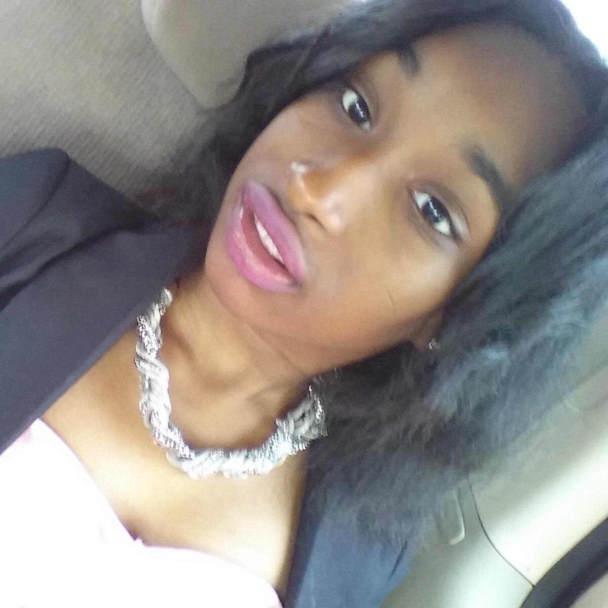 Ya'll was Throwing shots I think I Missed it I was being Pretty putting on Lipstickk