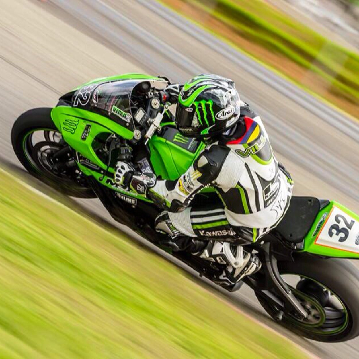 Santiago Villa, Colombian Motorcycle Rider. (AMA & CCS) Colombia and CCS USA Champion .. Piloto Colombiano de Superbike en CCS y AMA en los USA y Colombia