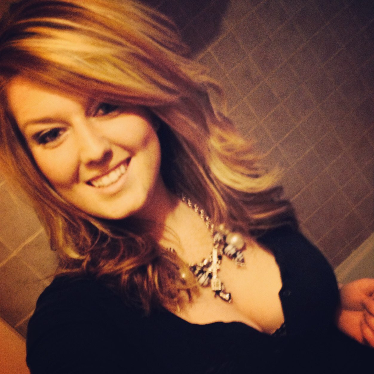 beekayy_bitches's profile picture. Now lets get tootered.