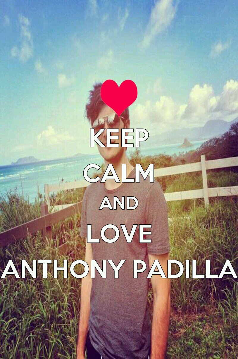 I love smosh and making people happy! Anthony is my crush!
