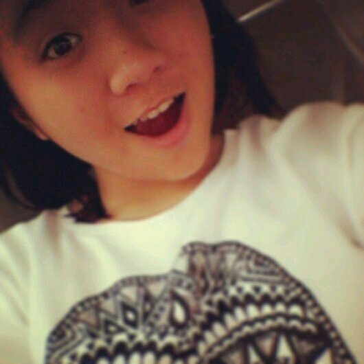 tania , 13 , smk batu kawa .. sarawakian :) ♚