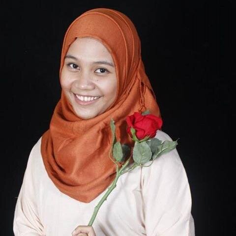miuNila's profile picture. Muslim | Hijab | Farmasis | SN