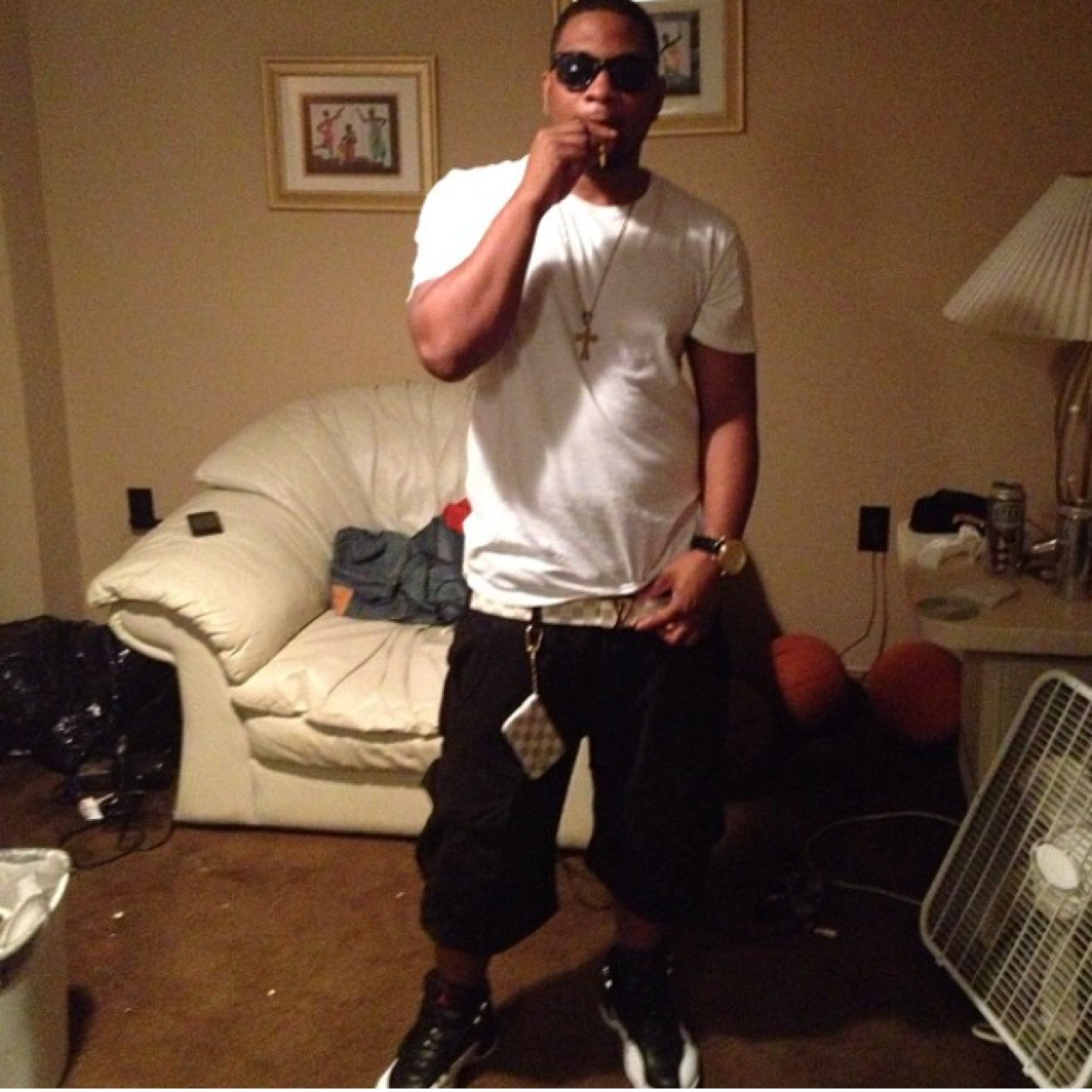 wavvvy ass nigga jus chillin livin life 1 day at a time. If you aint gettin money wat are u doin? Laid bacc type cat who keep it 100 #SwagSurfin