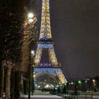 تَزداد نبضات ﻗَﻠﺒـ♡ــﻲ? عِند قرائة هَمساتك.. ♡”