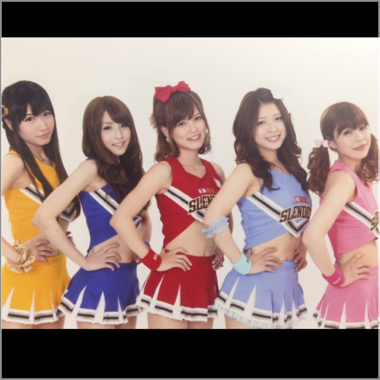 bikyakusentai's profile picture. 美脚戦隊スレンダー参上！ レッド★三島ゆかり（@yukarimishima） ブルー★黒沢美怜（@kurosawamirei） イエロー★美浜紗来（@mihamasaku） スカイブルー★森崎まみ（@kuishinnbo_mami） ピンク★原愛実（@harami38）

LIVEきてね(^-^)♥️