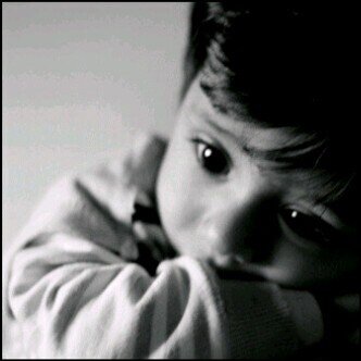دع آبتسامتك آول ملآمحك فهي
 لك سعآدة وفي آلدين صدقہ ♡