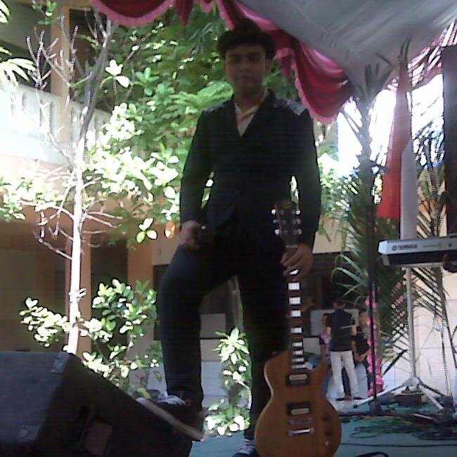 irsandy_17's profile picture. my name is Irsandy | gitar= melodi,pop,rock,metallica,punk,heavy metal di @Rmagasen_Band,#Gitar_gibson_last_paul. CP 081901530731.