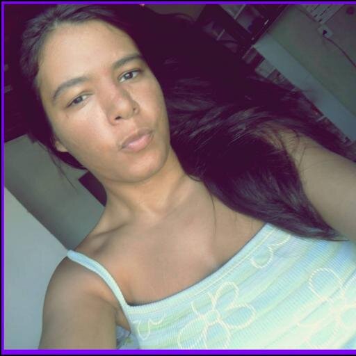 Quando alguém está apaixonado, começa por enganar-se a si mesmo e acaba por enganar os outros. É o que o mundo chama romance.


jessica barreto