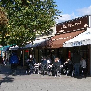 PATISSERIE, CAFE  UNDER NEW OWNERSHIP SINCE 2013 LOCATED at HIGH STREET WANSTEAD LONDON E11 2RL.  Tel: 020 8530 1129. CONTACT FABIEN