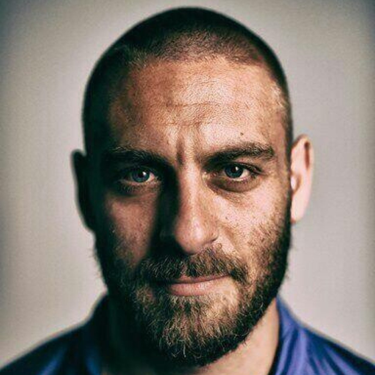 The official Twitter account of Daniele De Rossi // Midfielder of @OfficialASRoma and @Vivo_Azzurro