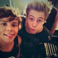 foreplayftmuke's profile picture. Please go and follow @Wildhemmo96 and don't hesitate to ask her for a DM to Luke :) XX