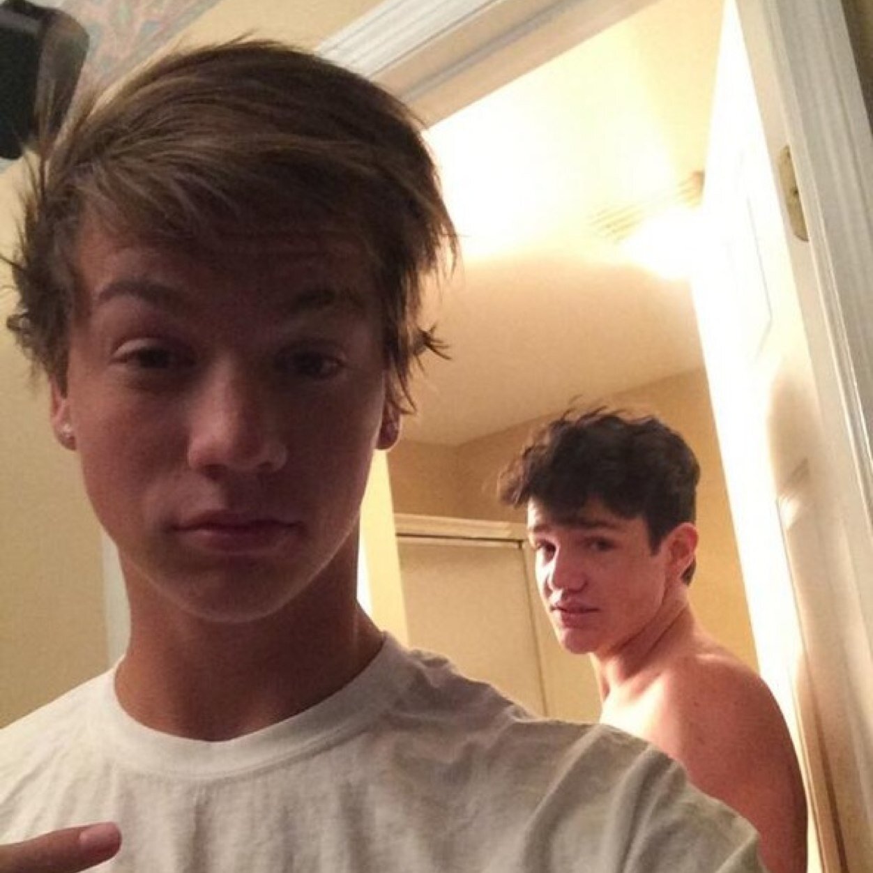 Daylor_cashew's profile picture. Zayuuuum, It's a hard world out there