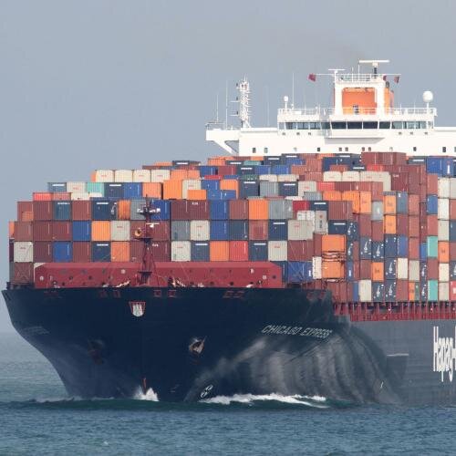 I love all kind of music. =) I´m just a simple Seafarer =P What else? Don´t know, just ask =D  Ask for backfollow!!!