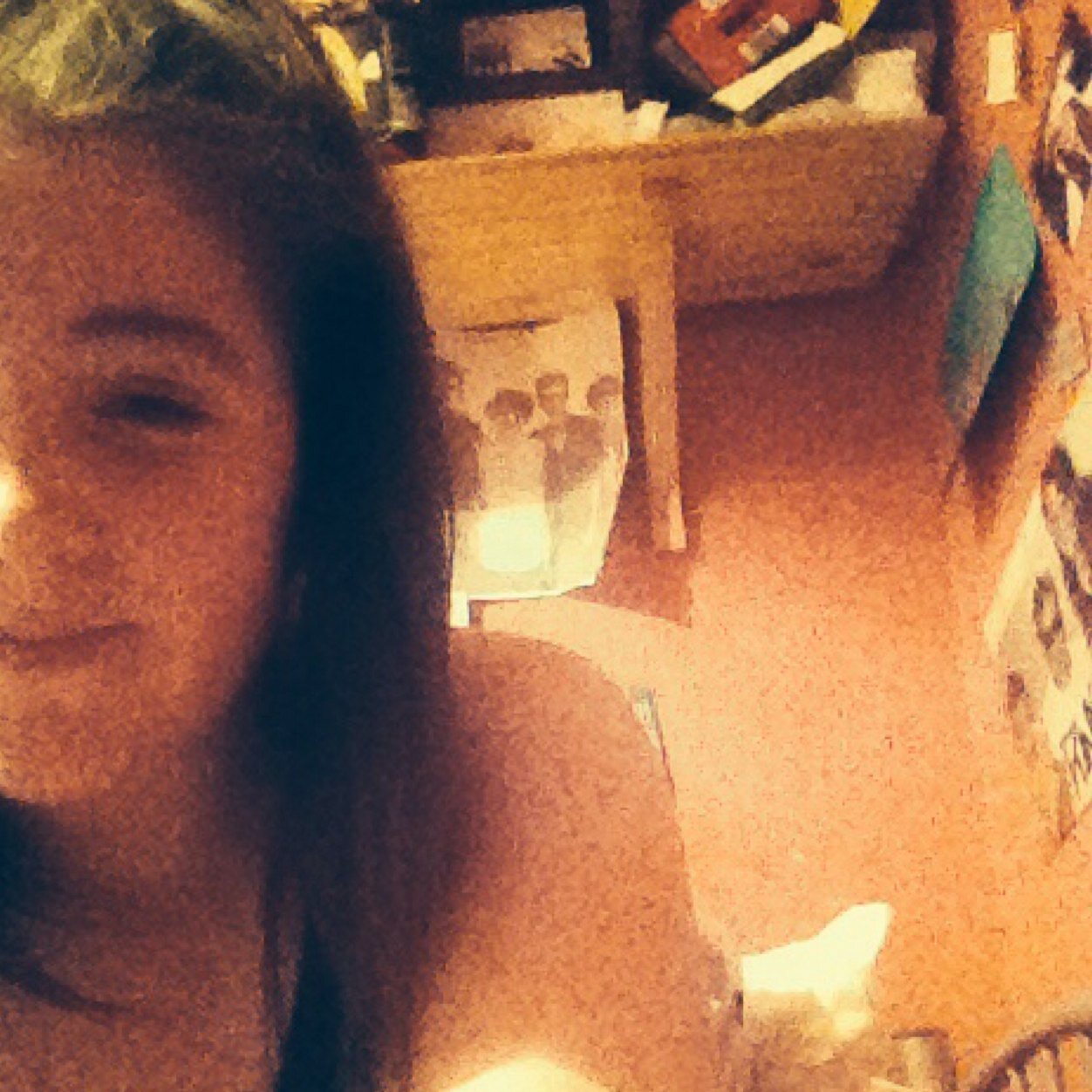 1/3 of M.A.D follow me :) x 5sos are my life :)