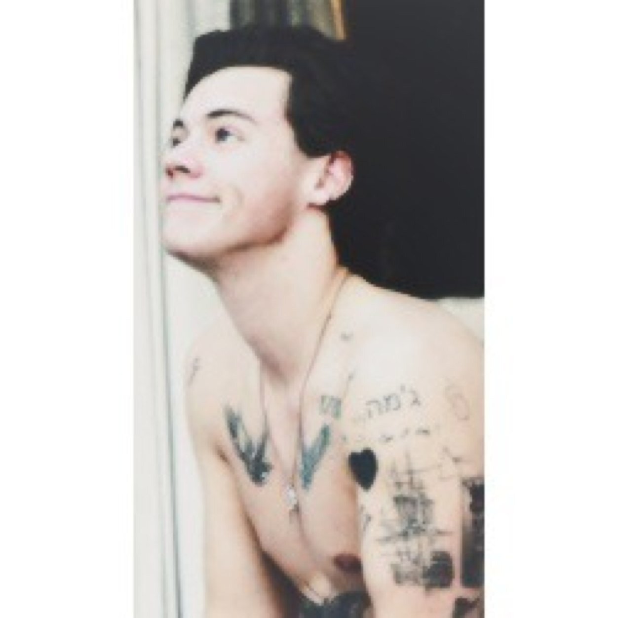 just a reminder that you're beautiful and to never give up. someone loves you. -@escapingstyles & @hipsterfthoran