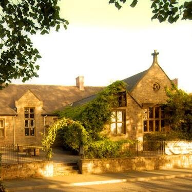Great food, fantastic wine + good times in Oswestry. Formerly 'The Walls'. Tweets by Simon, Bea & Tom. Book: 01691 670 970 | info[at]http://t.co/zbJQ2QGuwn