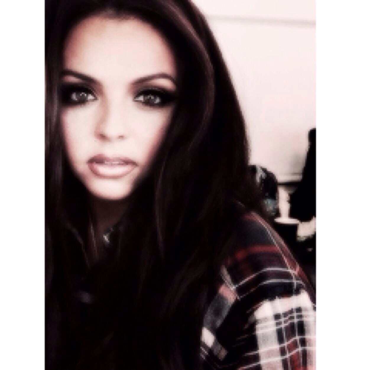 My daughter Maddison is my world. Taken by my prince, Liam. -Iris •• Dancing and singing are my passion. Single -Jesy