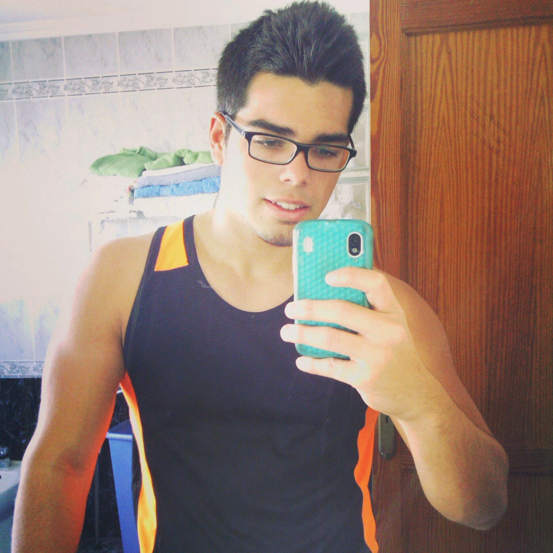 vive la vida y lucha por lo que quieres....... instagram: @danieldeleon96