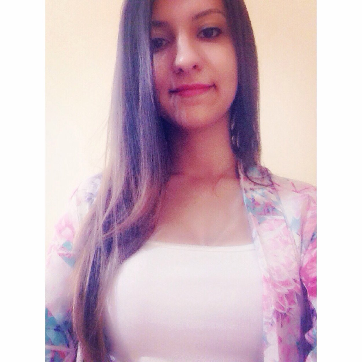 ozgebeyazz's profile picture. sabes lo que te digo?