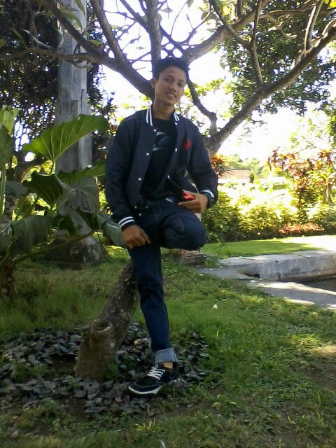 Putrasudana25's profile picture. 