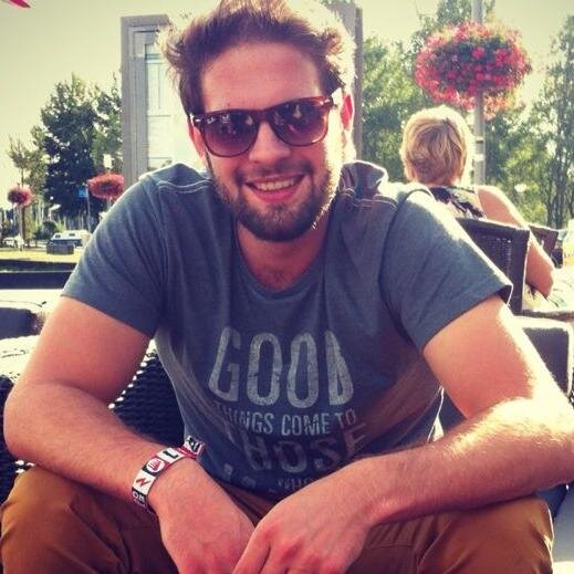Student | Vrije universiteit | Master Marketing | Marketeer @ SRM | Amsterdam | Concerten | Sport | Friends | Now |