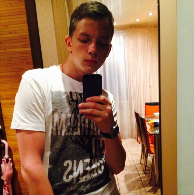 AndreiBon96's profile picture. Бондаренко Андрей / играю в хоккей /прыгаю с парашютом / бегаю длинные дистанции / кадет / instagram @andrei111996 / Амурская область /