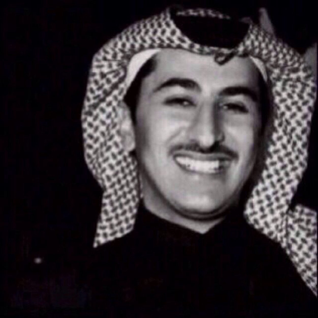 أثق بـ نفسي : نعم لكني لا أرفعها عن مستوى البشر ولا أستصغر من حولي أبداً 

(( شمر خيار القوم لولا أفعالها ))