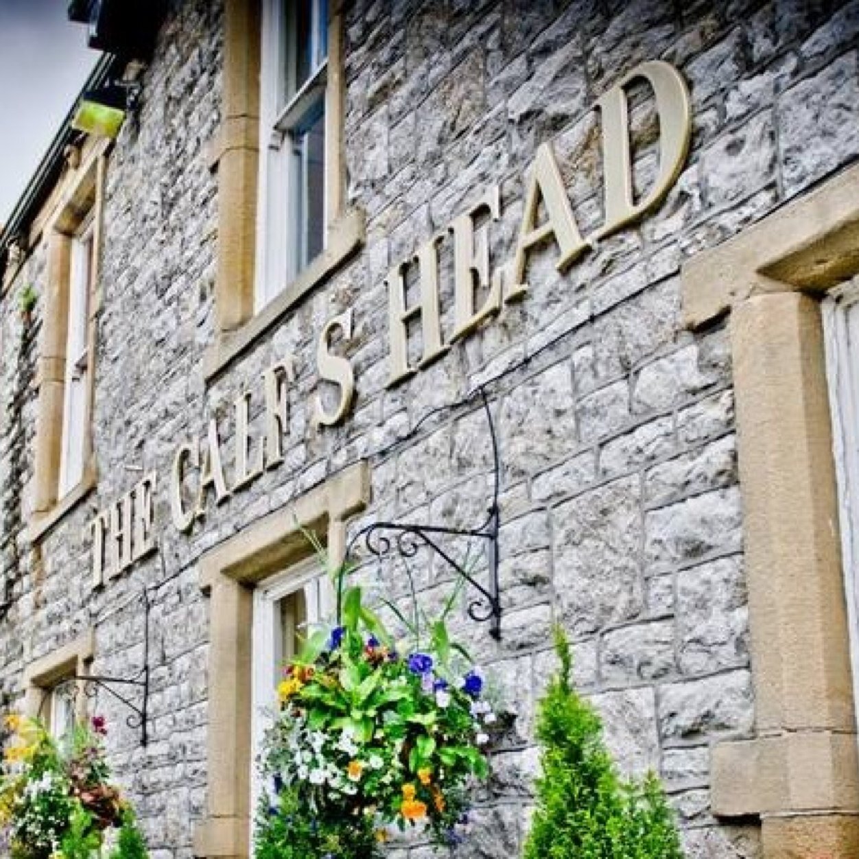 The Calf's Head is a Country Hotel, Restaurant & Watering Hole With 11 Quality en-suite Bedrooms
Tweet Us Now Or Call Us On 01200 441218 For Any Enquires.