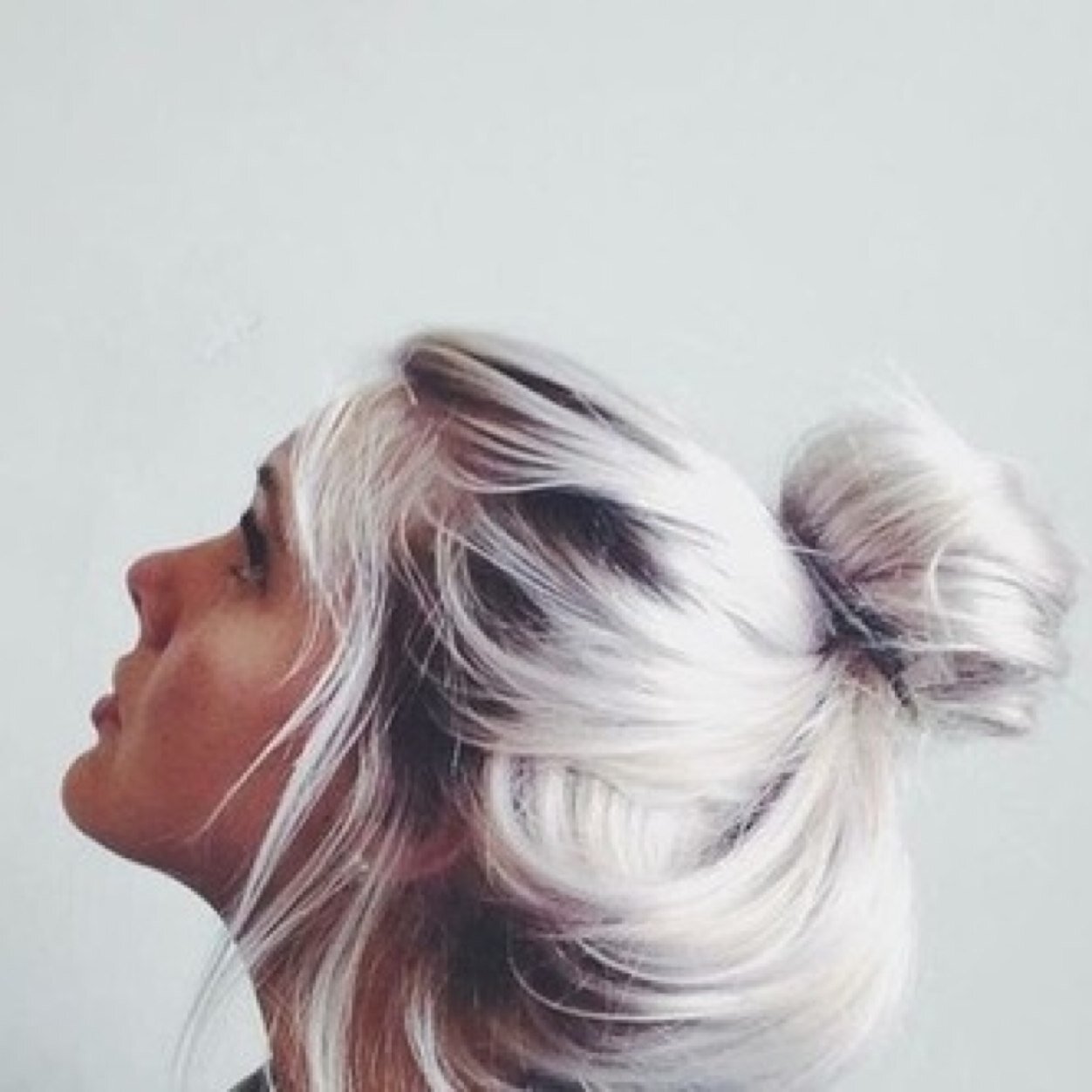 -65 - 50 -- 45                                                 Moche, grosse, timide, amoureuse.