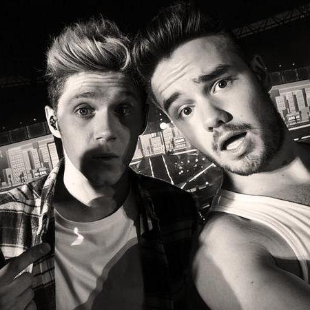 Hello there! This is a free follow from @guycrazymofo please follow him and ask for a followback. thank you so much! ily xx