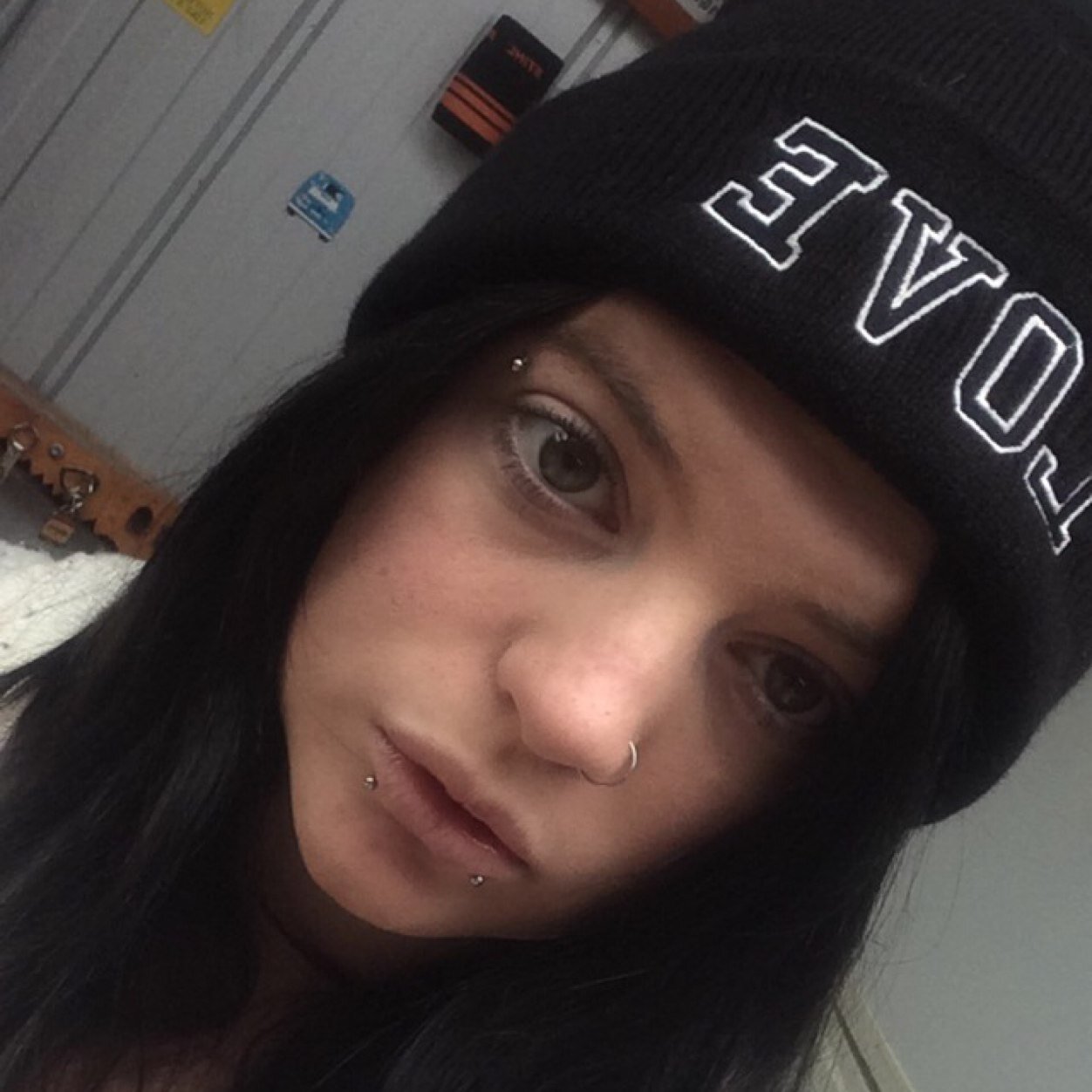 Hey! I'm an outgoing, easy to get along with chick! :D I have an AMAZING boyfriend, Toby. xo Wanna know anything else, feel free to ask. xo Cheers! (: 18yrs.!