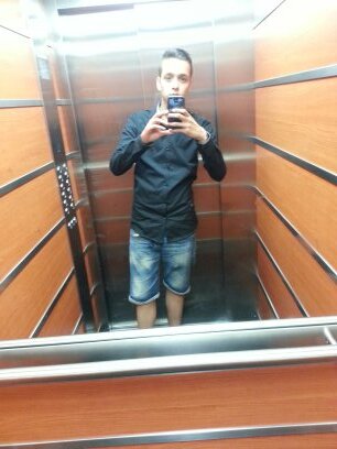 davilaalgaba's profile picture. El truco esta en no esperar nada nadie'                            Te espero en una pagina sin escribir'