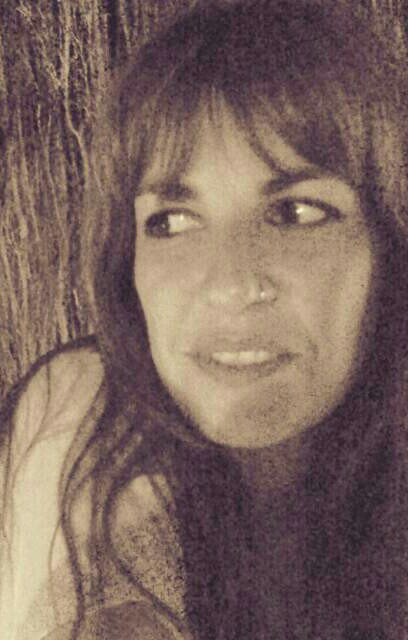 Periodista, documentalista. Gabinete de prensa Angelè .100% granadina. Mamá de Alba y Enaitz