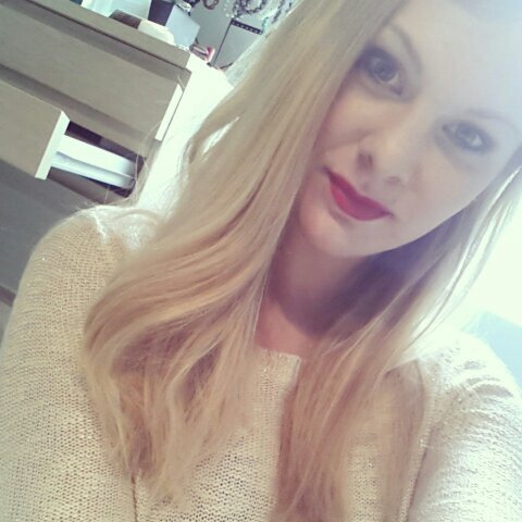 JasmienWuyts's profile picture. Sometimes beginnings aren't so simple, 

Sometimes goodbye's the only way